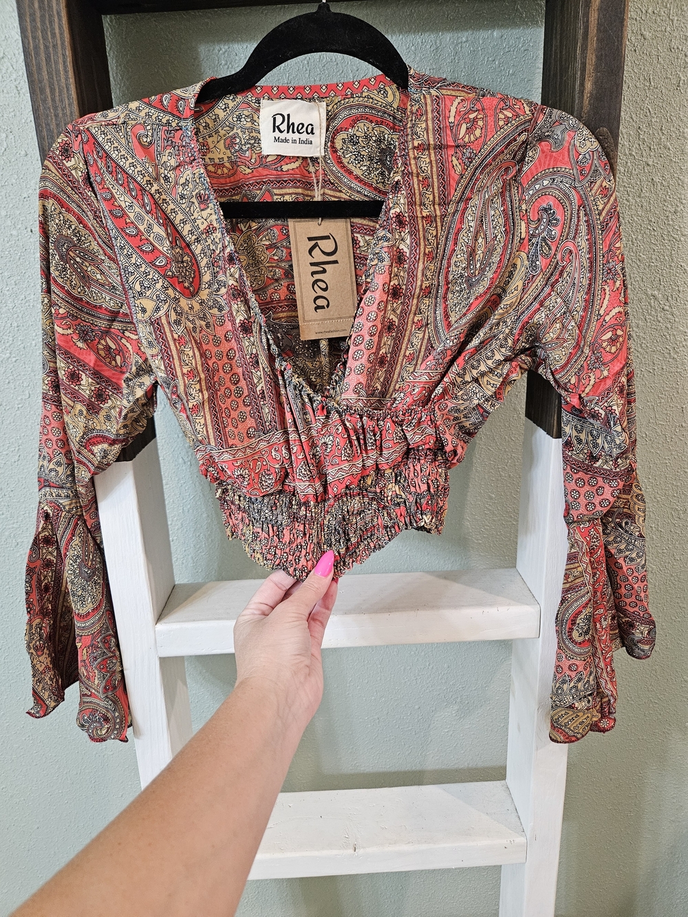NWT Rhea Red Paisley V-Neck Smocked Crop Blouse Size M